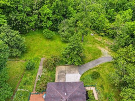 21 W Hillcrest Road Nottingham PA 15330