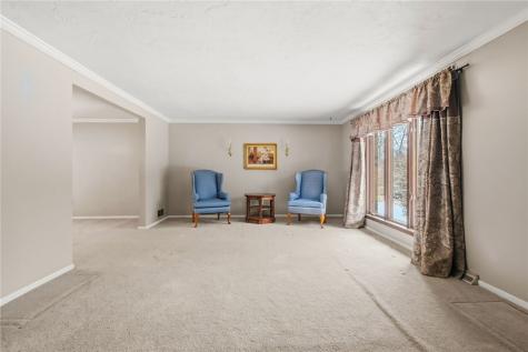21 W Hillcrest Road Nottingham PA 15330
