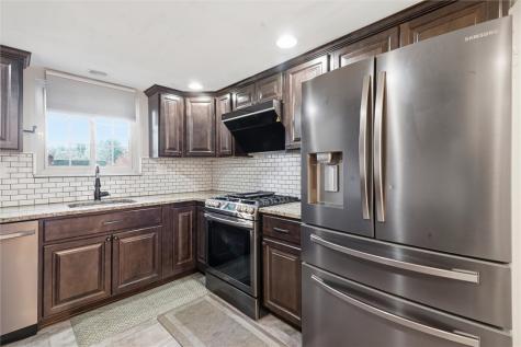 1806 Vollmer Drive Shaler PA 15116