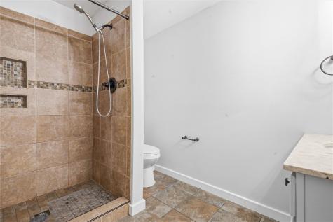 1806 Vollmer Drive Shaler PA 15116