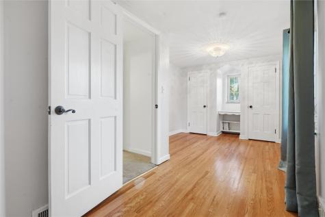 1806 Vollmer Drive Shaler PA 15116