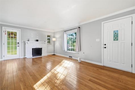 1806 Vollmer Drive Shaler PA 15116