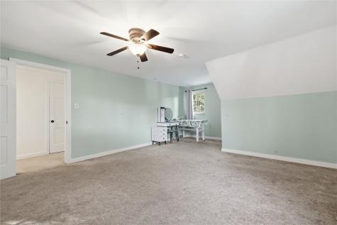 1806 Vollmer Drive Shaler PA 15116