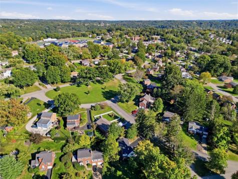 1806 Vollmer Drive Shaler PA 15116