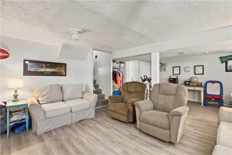 3098 Countryside Drive Shaler PA 15101