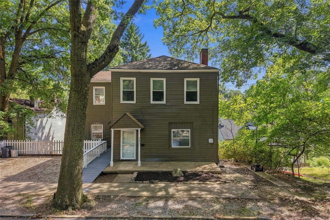 531 Chautauqua Street Perry Hilltop PA 15214