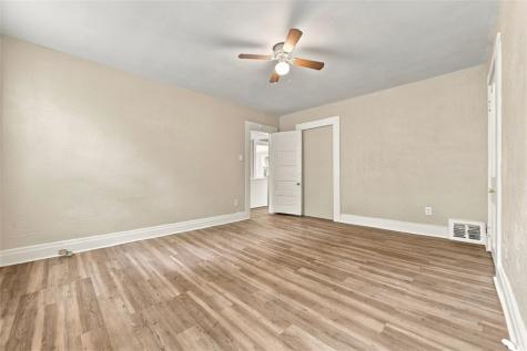 531 Chautauqua Street Perry Hilltop PA 15214
