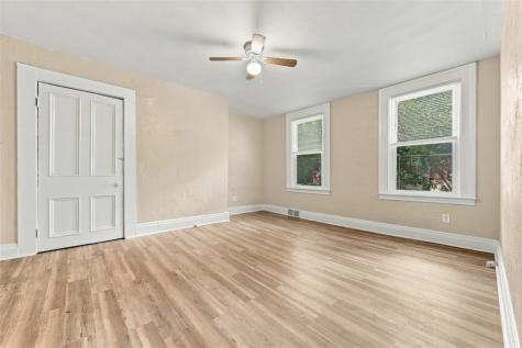 531 Chautauqua Street Perry Hilltop PA 15214