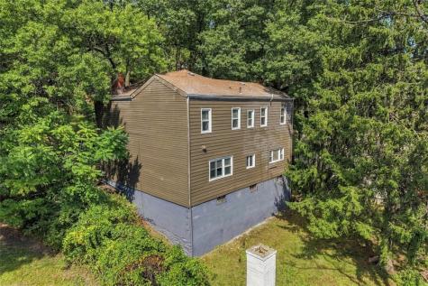 531 Chautauqua Street Perry Hilltop PA 15214