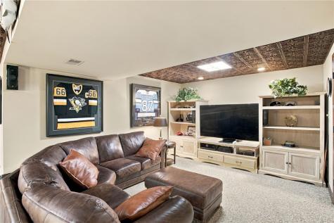 1213 Country Oak Drive Marshall PA 15090