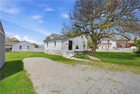 164 W Pittsburgh Street Delmont PA 15626