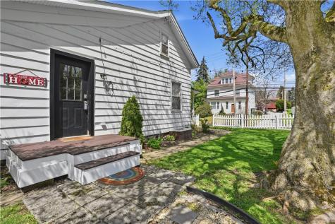 164 W Pittsburgh Street Delmont PA 15626