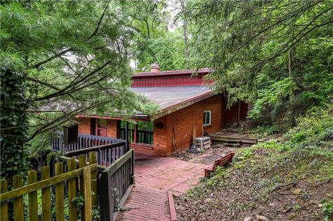 486 Woodlawn Hempfield Township PA 15644