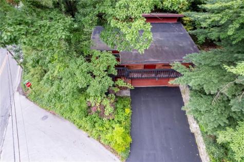 486 Woodlawn Hempfield Township PA 15644