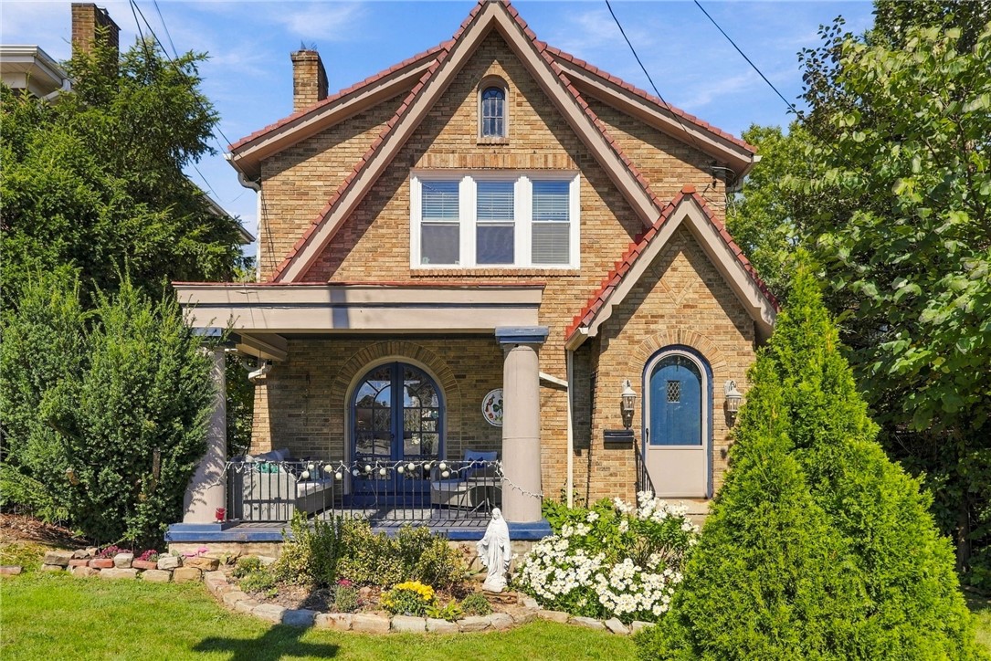 8 Chalfonte Avenue West View PA 15229