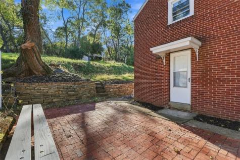 1015 Glencoe Green Tree PA 15220
