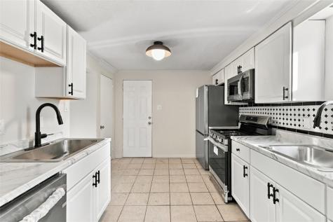 1015 Glencoe Green Tree PA 15220