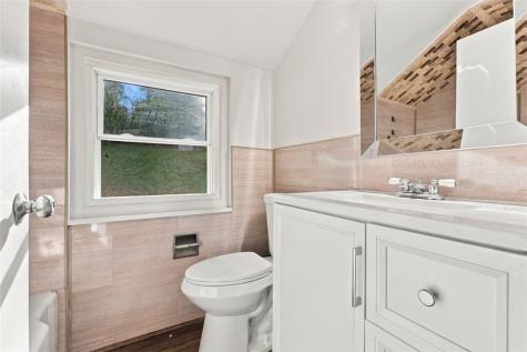 1015 Glencoe Green Tree PA 15220