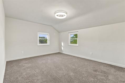 1015 Glencoe Green Tree PA 15220