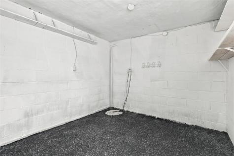 1015 Glencoe Green Tree PA 15220