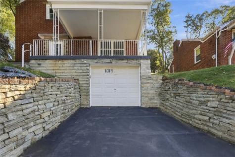1015 Glencoe Green Tree PA 15220
