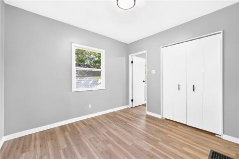 912 Benwood Avenue Mckees Rocks PA 15136