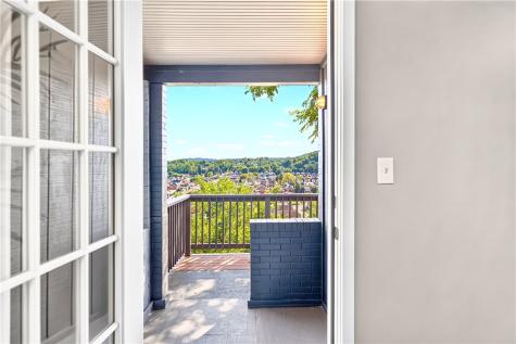 912 Benwood Avenue Mckees Rocks PA 15136