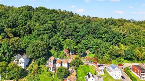 912 Benwood Avenue Mckees Rocks PA 15136