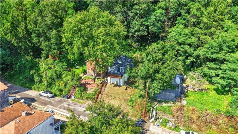 912 Benwood Avenue Mckees Rocks PA 15136