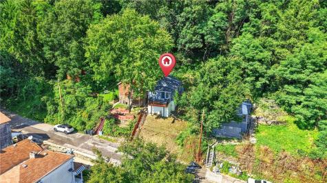 912 Benwood Avenue Mckees Rocks PA 15136