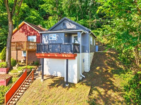 912 Benwood Avenue Mckees Rocks PA 15136