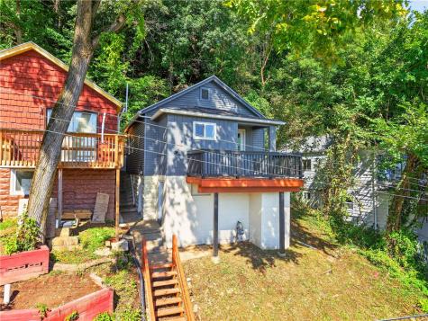 912 Benwood Avenue Mckees Rocks PA 15136