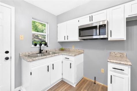 912 Benwood Avenue Mckees Rocks PA 15136