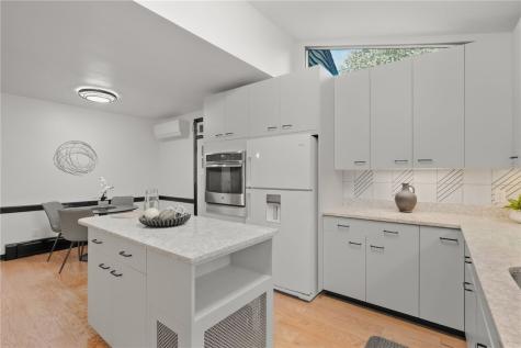 221 Lingrove Place Point Breeze PA 15208