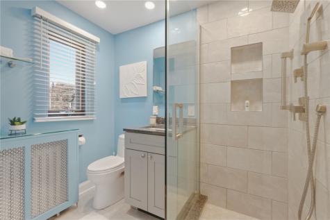 221 Lingrove Place Point Breeze PA 15208