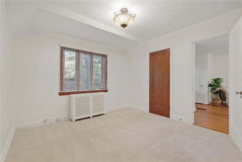221 Lingrove Place Point Breeze PA 15208