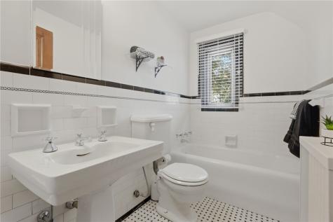 221 Lingrove Place Point Breeze PA 15208