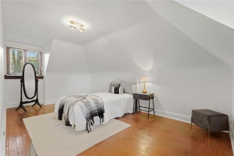 221 Lingrove Place Point Breeze PA 15208