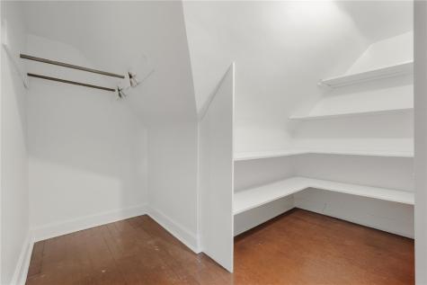 221 Lingrove Place Point Breeze PA 15208