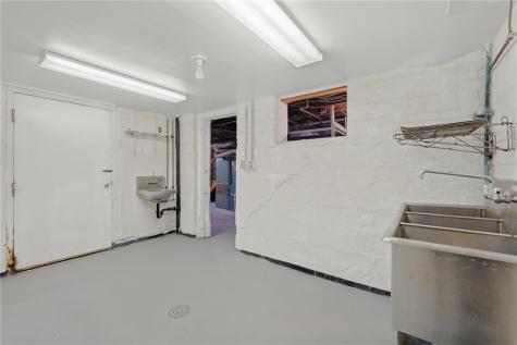 221 Lingrove Place Point Breeze PA 15208