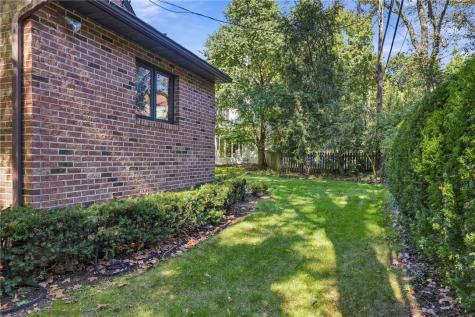 221 Lingrove Place Point Breeze PA 15208