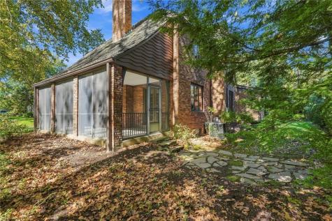 221 Lingrove Place Point Breeze PA 15208