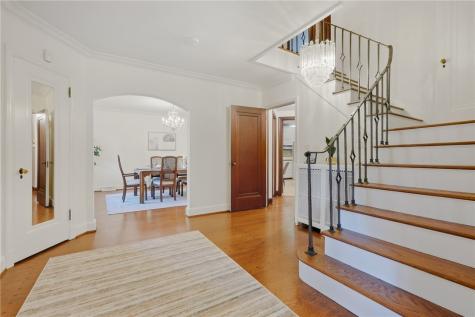 221 Lingrove Place Point Breeze PA 15208