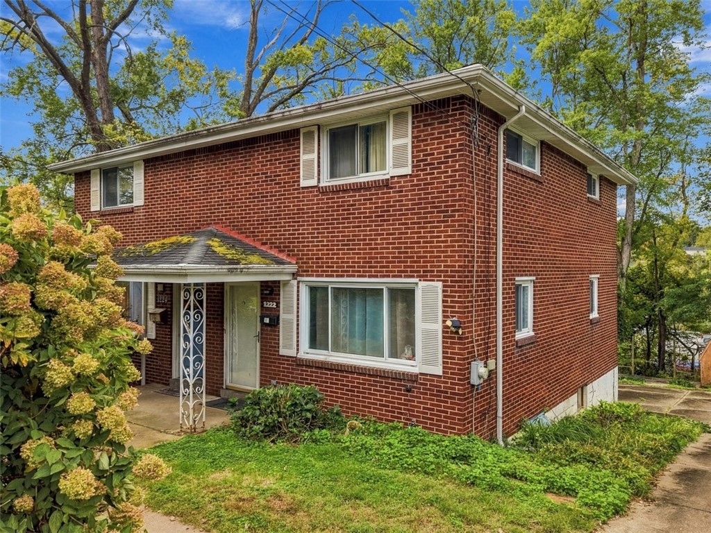 1222 10th Street Irwin PA 15642