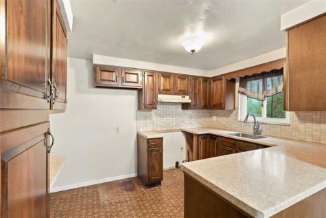 1222 10th Street Irwin PA 15642