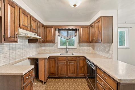 1222 10th Street Irwin PA 15642