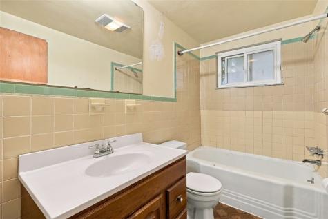 1222 10th Street Irwin PA 15642