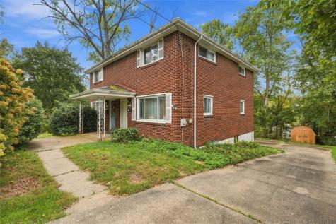 1222 10th Street Irwin PA 15642