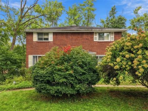 1222 10th Street Irwin PA 15642