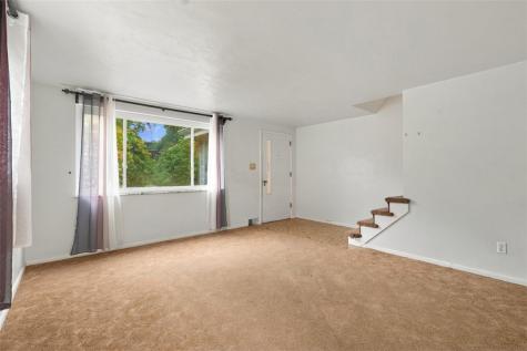 1222 10th Street Irwin PA 15642